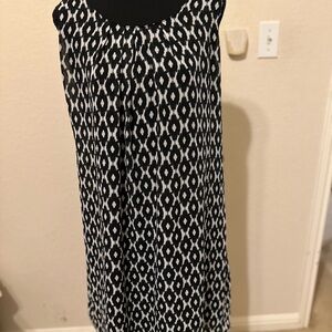 Maurices Women’s Black White Sleeveless Pleated Neck Lined Shift Dress Size L